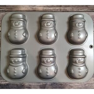 Ekco Snowman Cupcake Christmas Holiday Baking Pan Molds Won't Stick Easy Clean